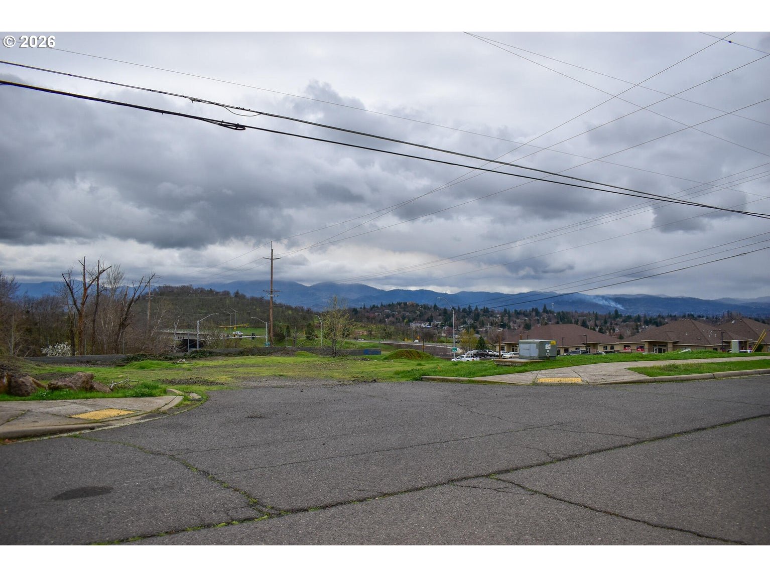 3010 Lone Pine Road Medford, OR 97504 - Photo 9 of 10