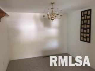 409 South Williams Street Colchester, IL 62326 - Photo 6 of 19 Gallery Image 6