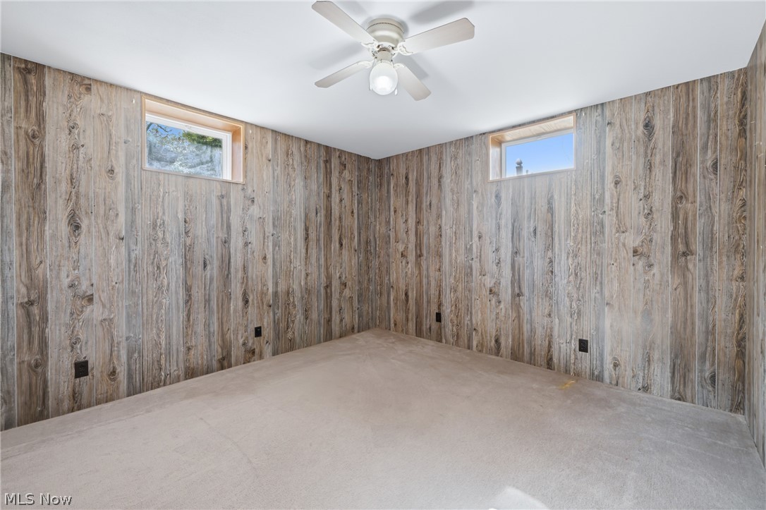 7374 Vale Road Rogers, OH 44455 - Photo 32 of 48