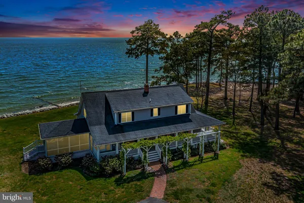 $1,995,000 | 672 Taskmaker Lane, Reedville, VA 22539