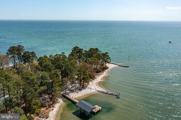 $1,995,000 | 672 Taskmaker Lane, Reedville, VA 22539