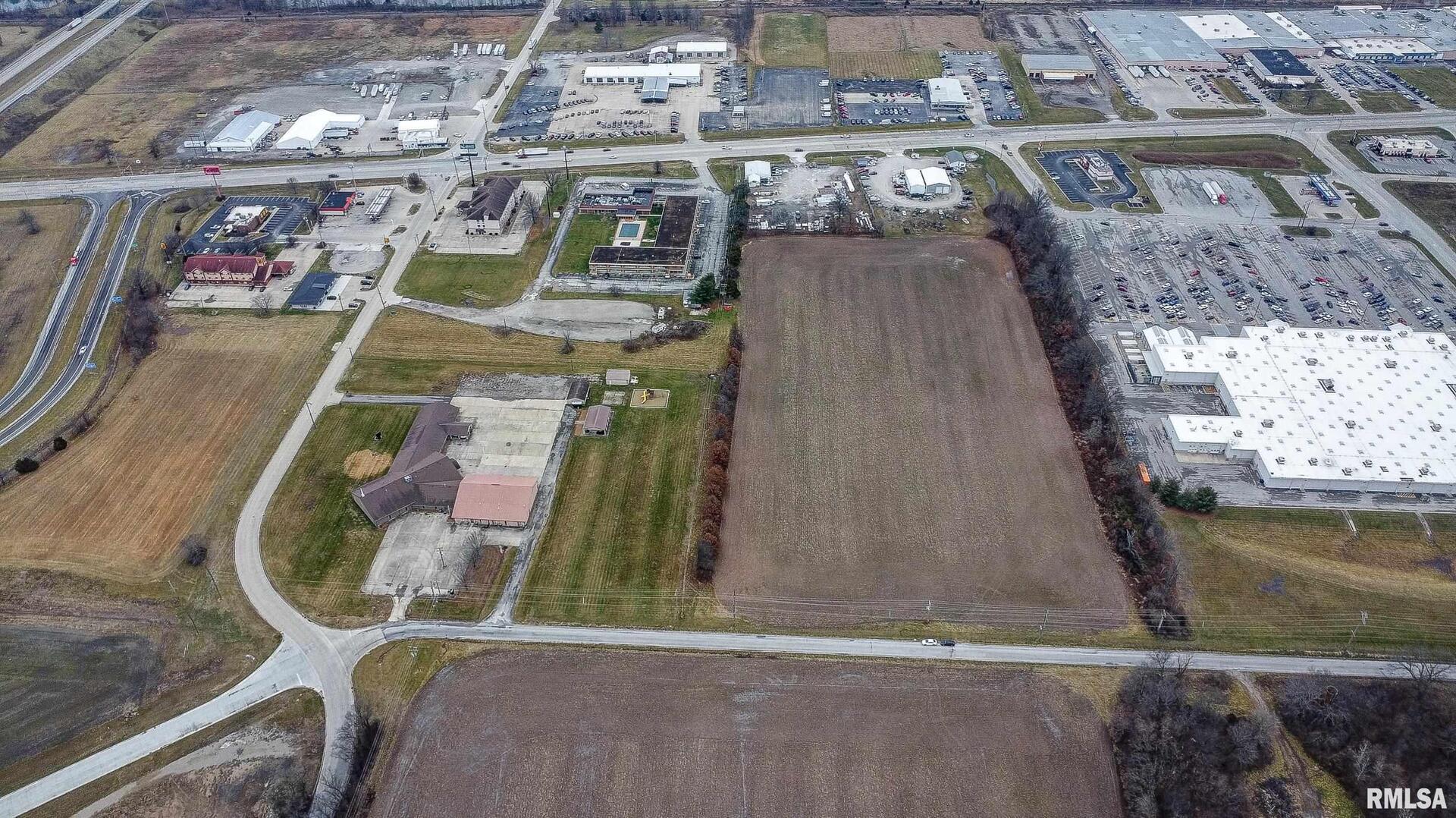 0 Mills Cart Road Salem, IL 62881 - Photo 4 of 6 a view of water heater room