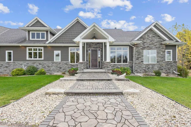 $1,699,900 | 5343 Sundust Court, De Pere, WI 54115