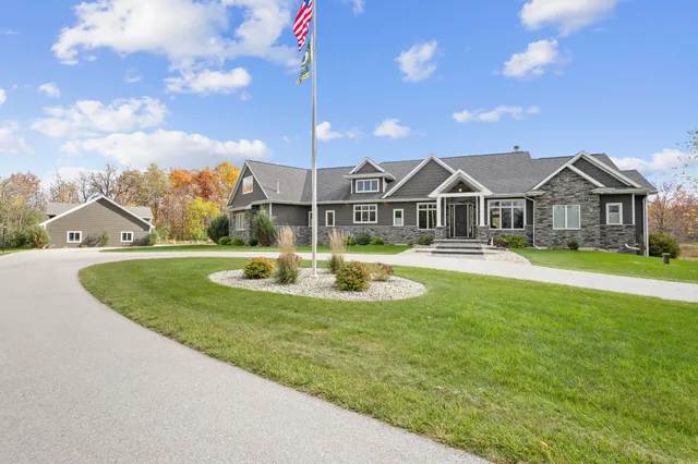 $1,699,900 | 5343 Sundust Court, De Pere, WI 54115