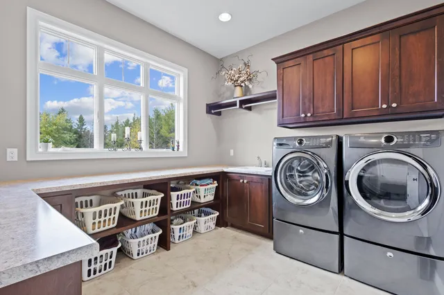 $1,699,900 | 5343 Sundust Court, De Pere, WI 54115