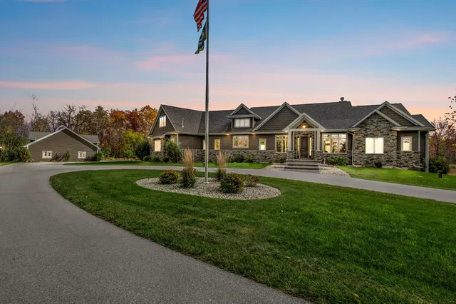 $1,699,900 | 5343 Sundust Court, De Pere, WI 54115