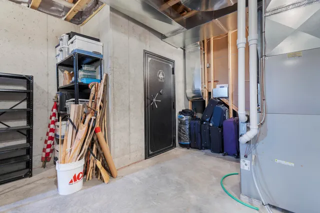 $1,699,900 | 5343 Sundust Court, De Pere, WI 54115