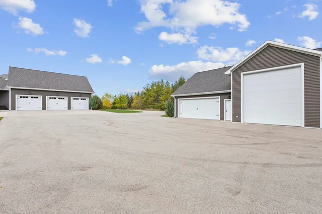 $1,699,900 | 5343 Sundust Court, De Pere, WI 54115