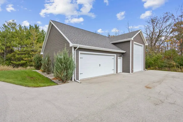 $1,699,900 | 5343 Sundust Court, De Pere, WI 54115