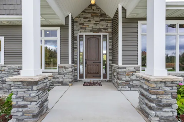 $1,699,900 | 5343 Sundust Court, De Pere, WI 54115