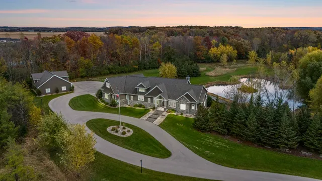 $1,699,900 | 5343 Sundust Court, De Pere, WI 54115