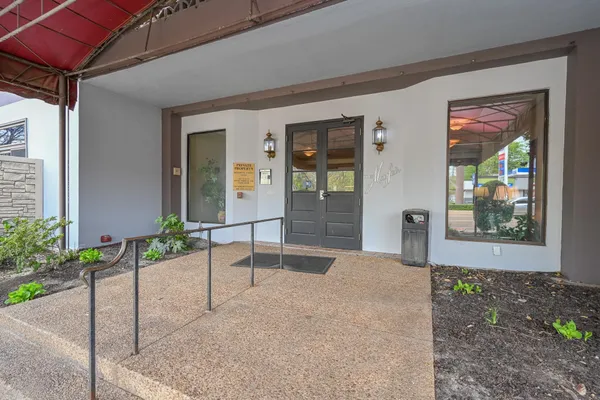$98,500 | 2277 Union Avenue, Unit 408, Memphis, TN 38104
