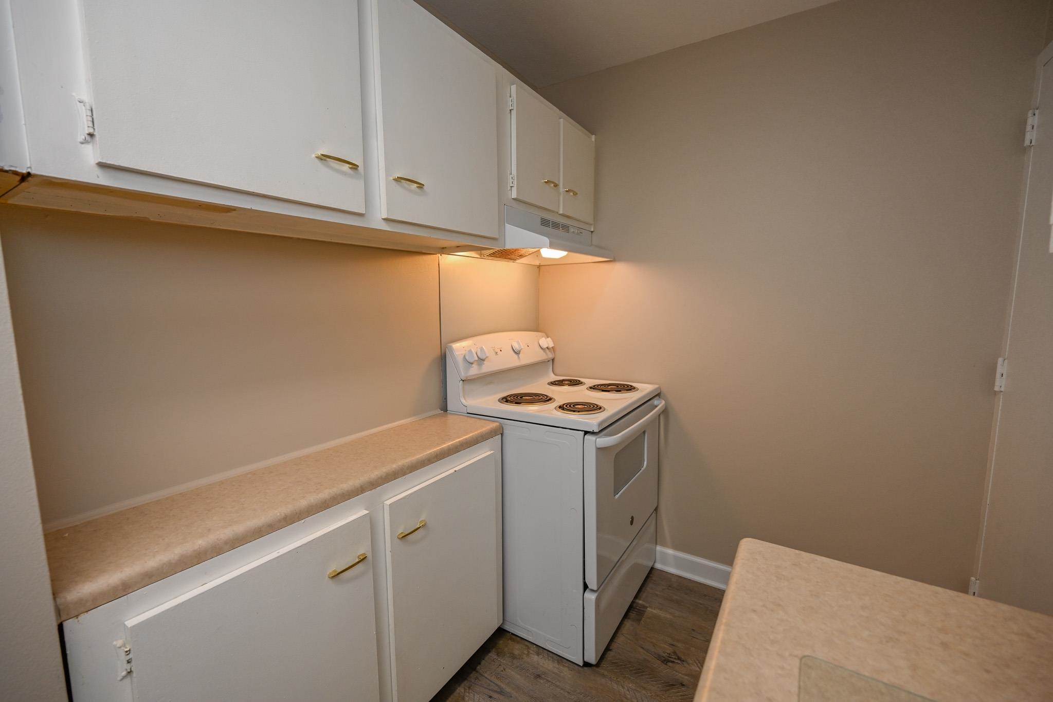 2277 Union Avenue, Unit 408 Memphis, TN 38104 - Photo 5 of 31 a utility room with dryer and washer