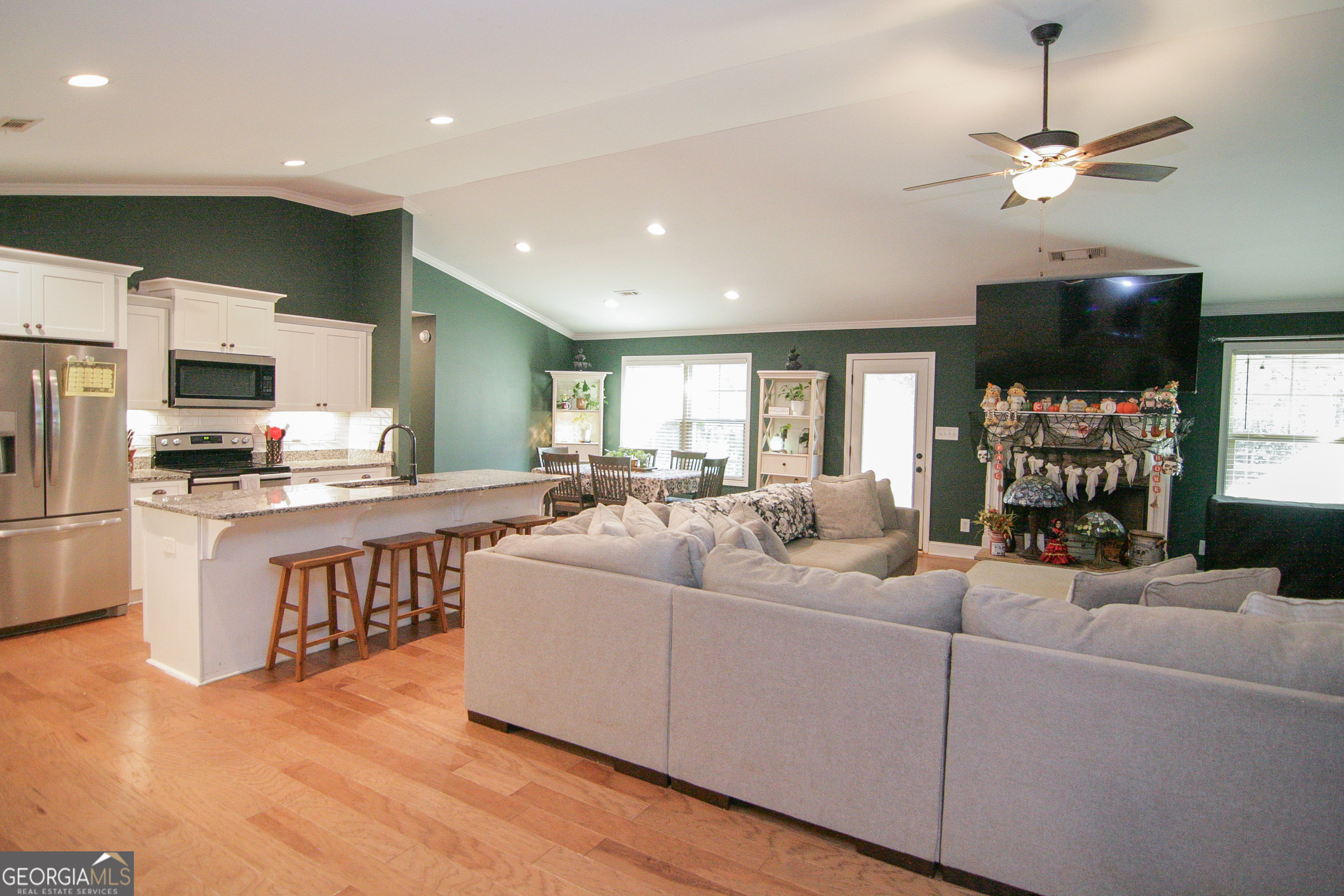 4282 Highway 29 Moreland, GA 30259 - Photo 28 of 60 a living room with furniture and a flat screen tv