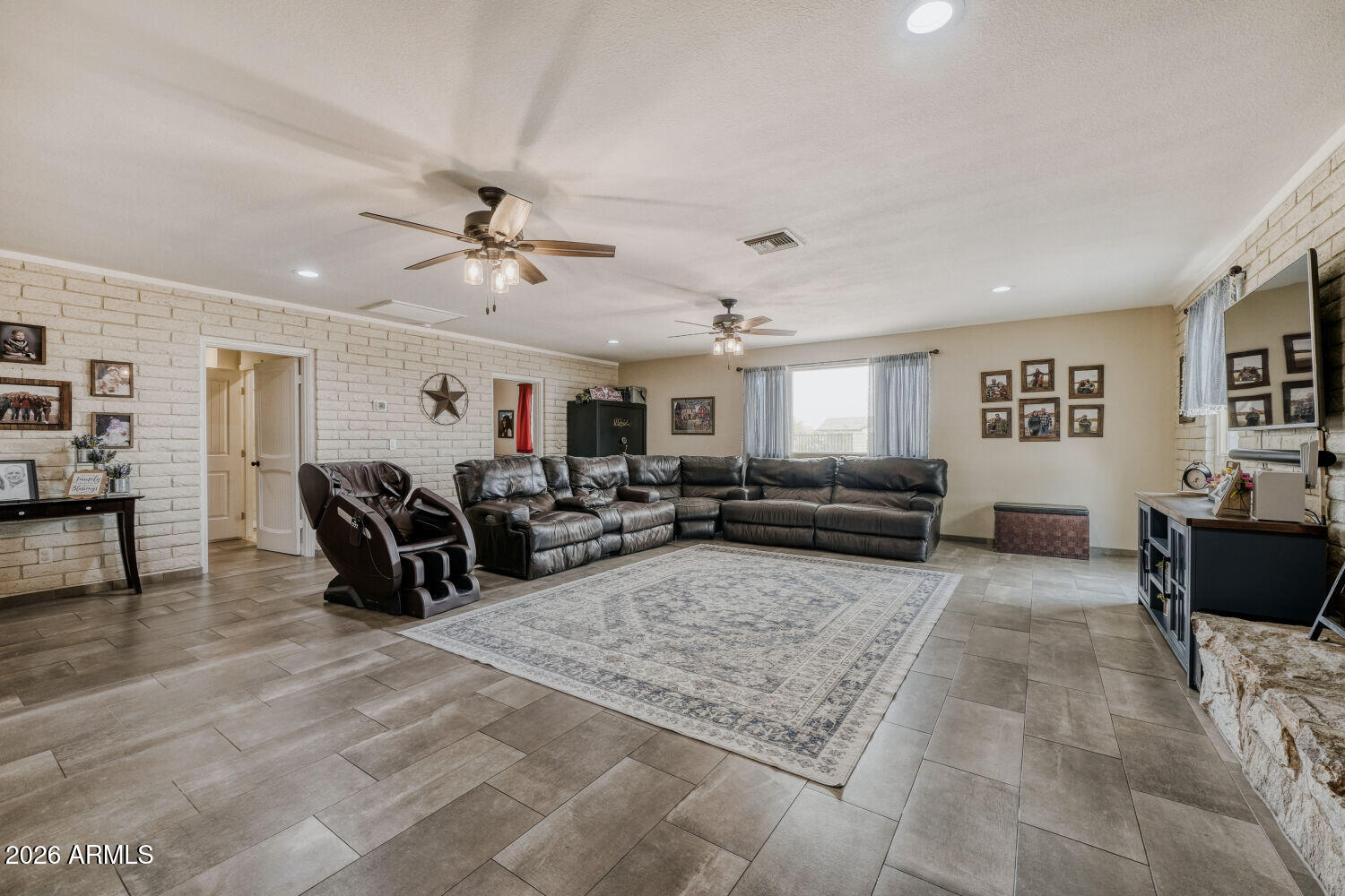 10226 East Iris Road Mesa, AZ 85207 - Photo 9 of 53 Family Room 1