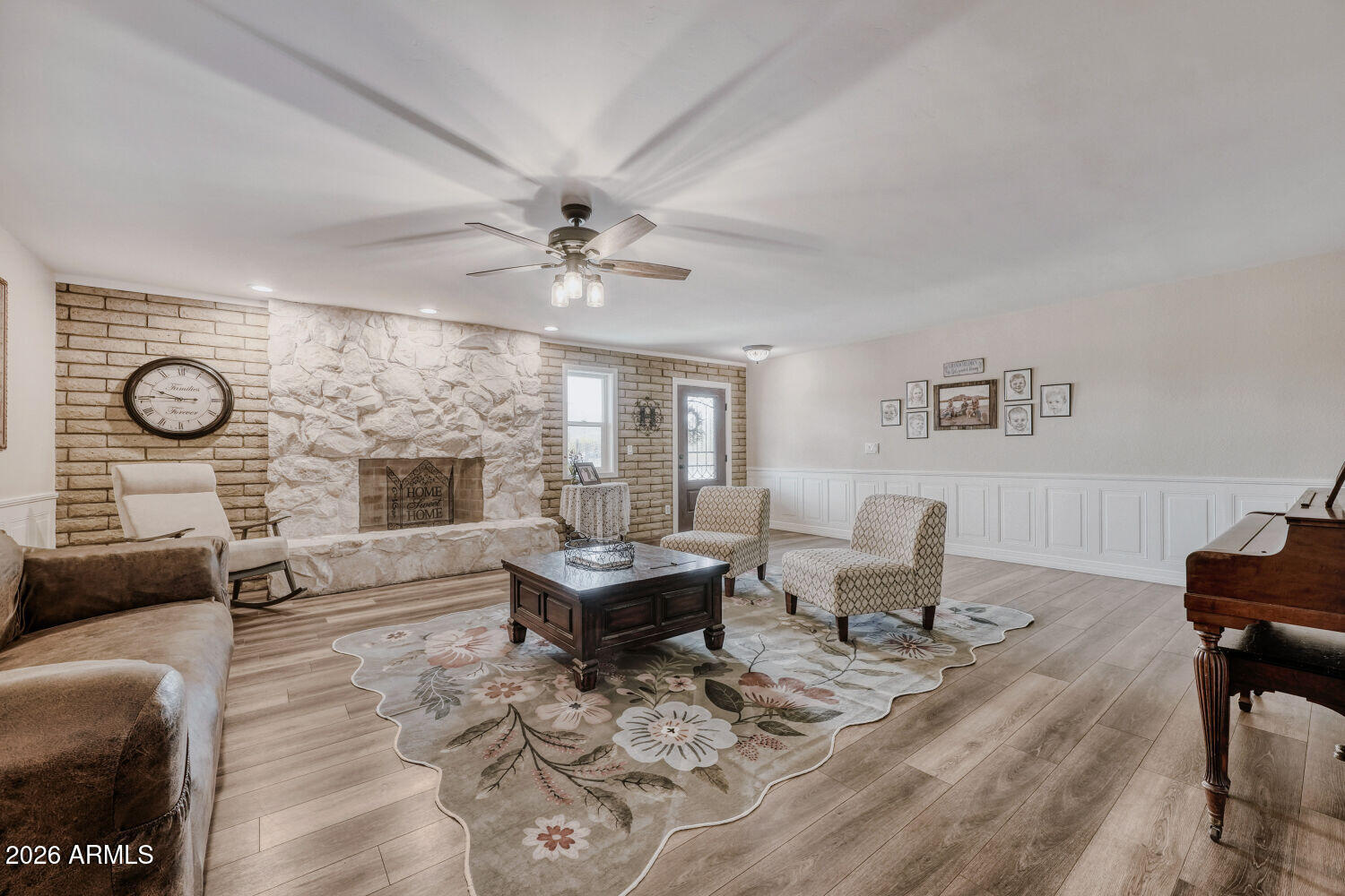 10226 East Iris Road Mesa, AZ 85207 - Photo 10 of 53 LIving Room 3
