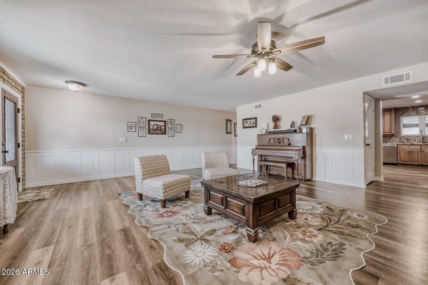 10226 East Iris Road Mesa, AZ 85207 - Photo 11 of 53 LIving Room 2