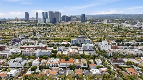 $2,988,000 | 317 South Canon Drive, Beverly Hills, CA 90212