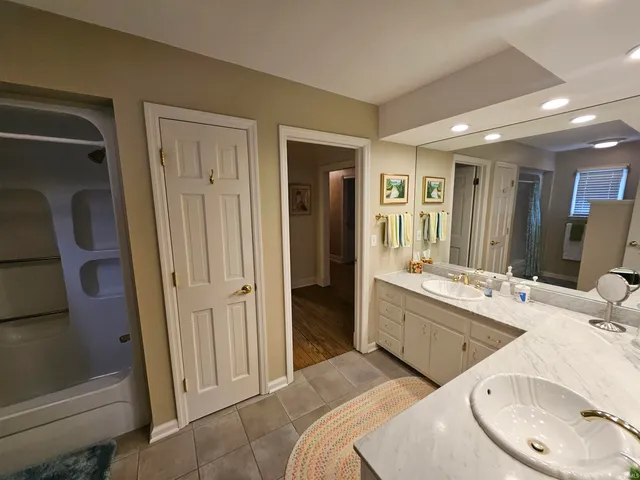 $897,500 | 16 Johnson Place, Evansville, IN 47714