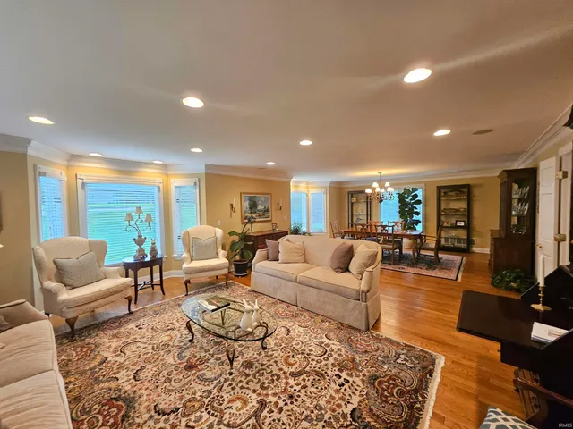 $897,500 | 16 Johnson Place, Evansville, IN 47714