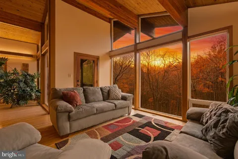 $799,900 | 7170 Brooks Road, Highland, MD 20777