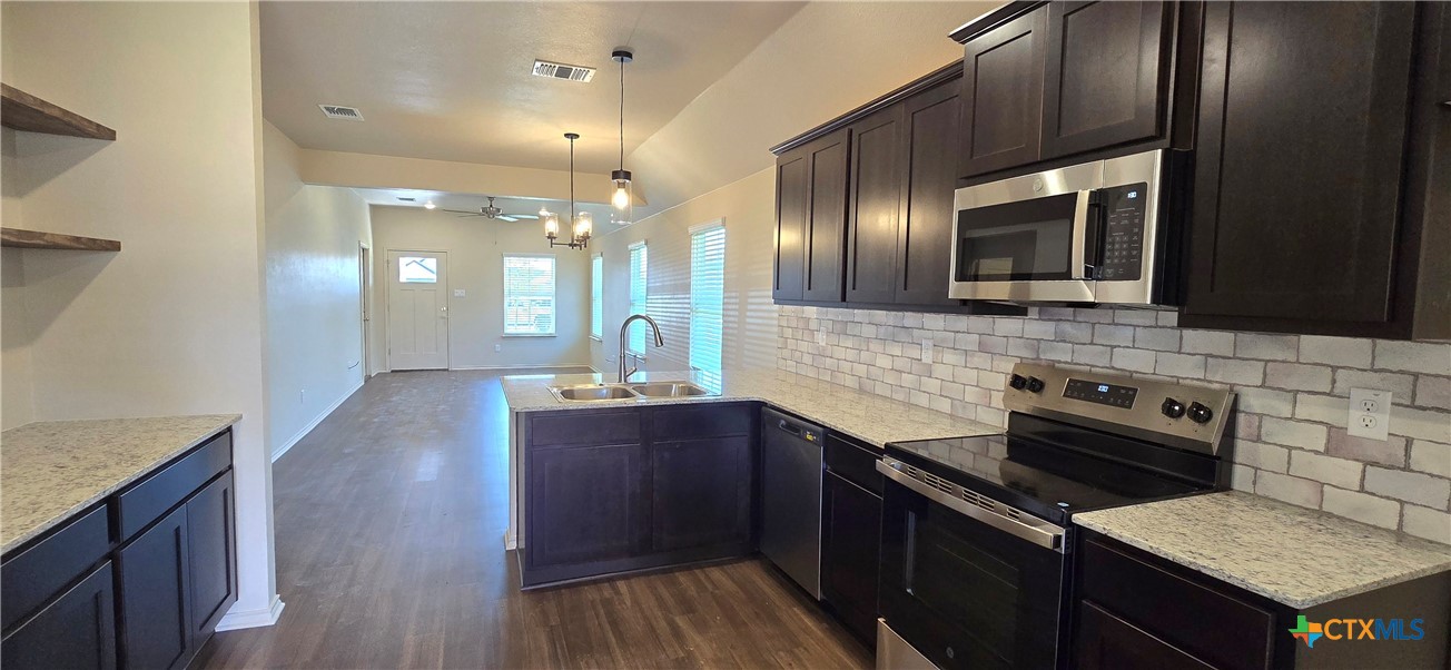 322 Monty Road Copperas Cove, TX 76522 - Photo 3 of 19