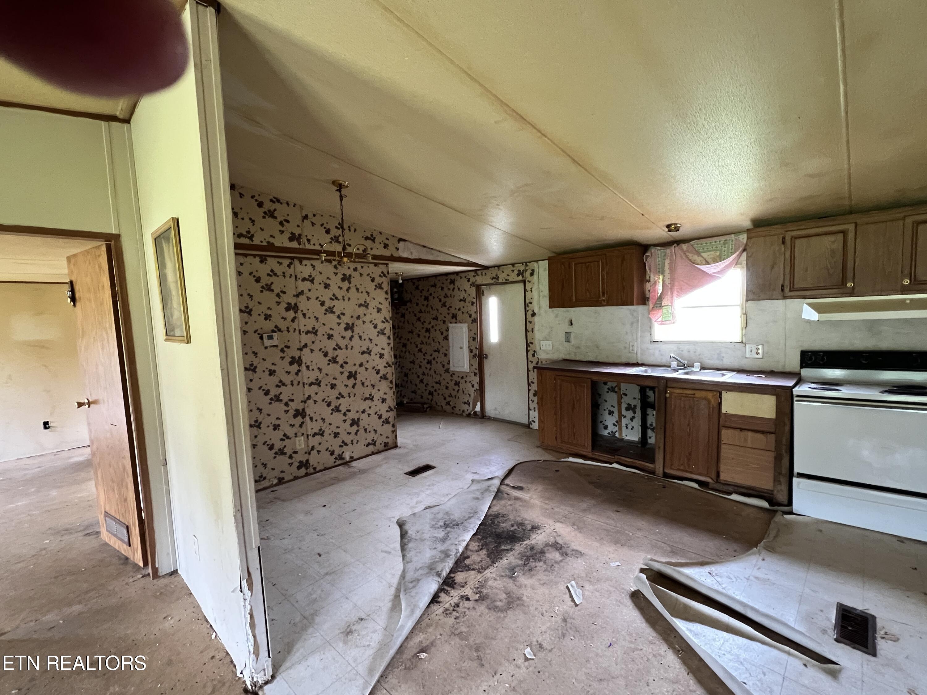 129 Hill Loop Madisonville, TN 37354 - Photo 11 of 12 IMG_9403