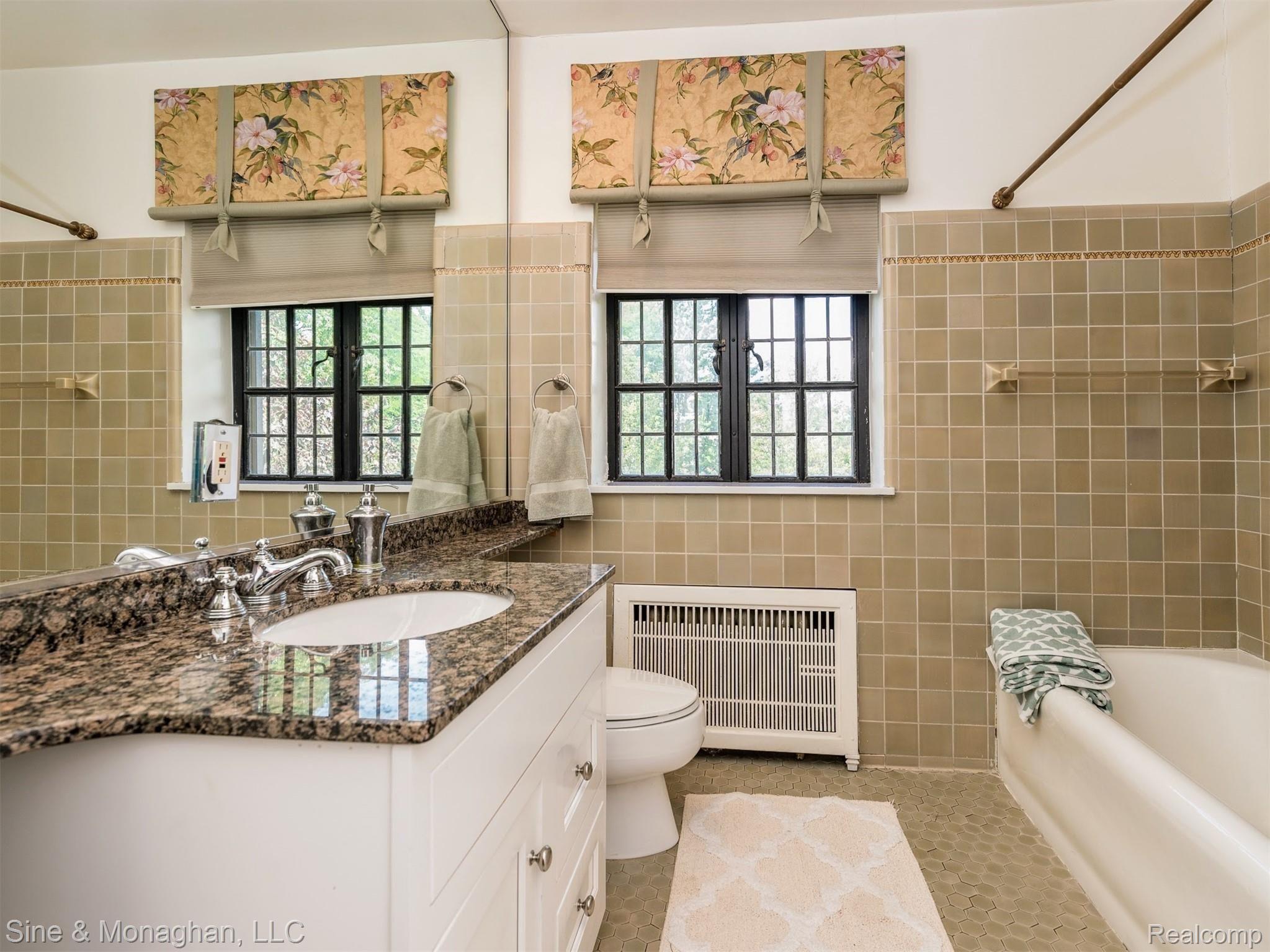 1040 Devonshire Road Grosse Pointe, MI 48230 - Photo 45 of 95 DSC_3683.jpg
