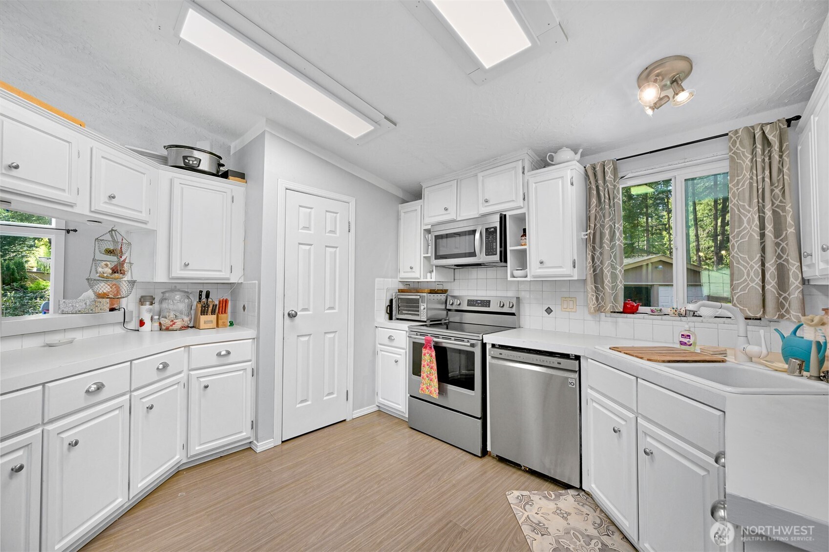 8118 Pony Express Way Maple Falls, WA 98266 - Photo 10 of 40