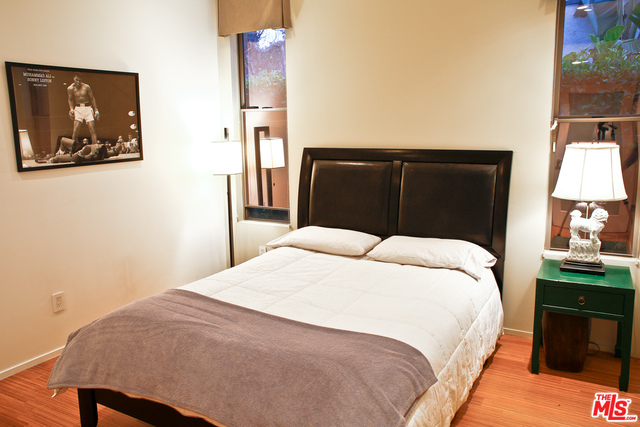 8735 Dorrington Avenue West Hollywood, CA 90048 - Photo 16 of 18