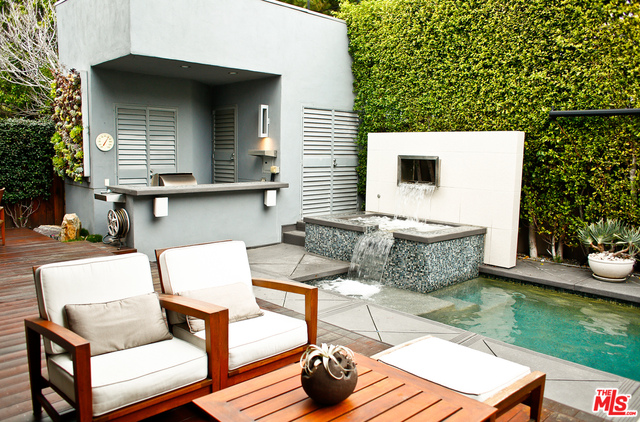 8735 Dorrington Avenue West Hollywood, CA 90048 - Photo 3 of 18