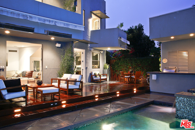 8735 Dorrington Avenue West Hollywood, CA 90048 - Photo 4 of 18