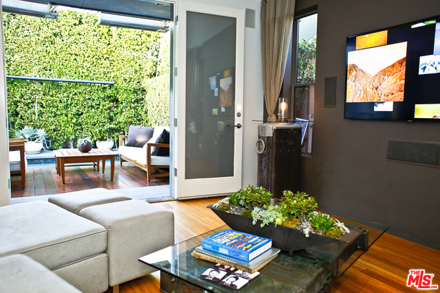 8735 Dorrington Avenue West Hollywood, CA 90048 - Photo 10 of 18