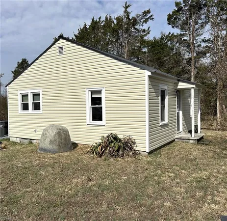 $1,250 | 6670 Walnut Cove Road, Walkertown, NC 27051