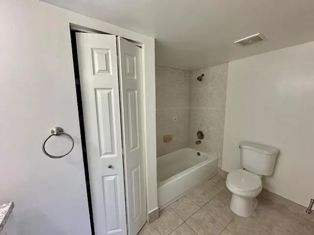 a black and white photo of a street