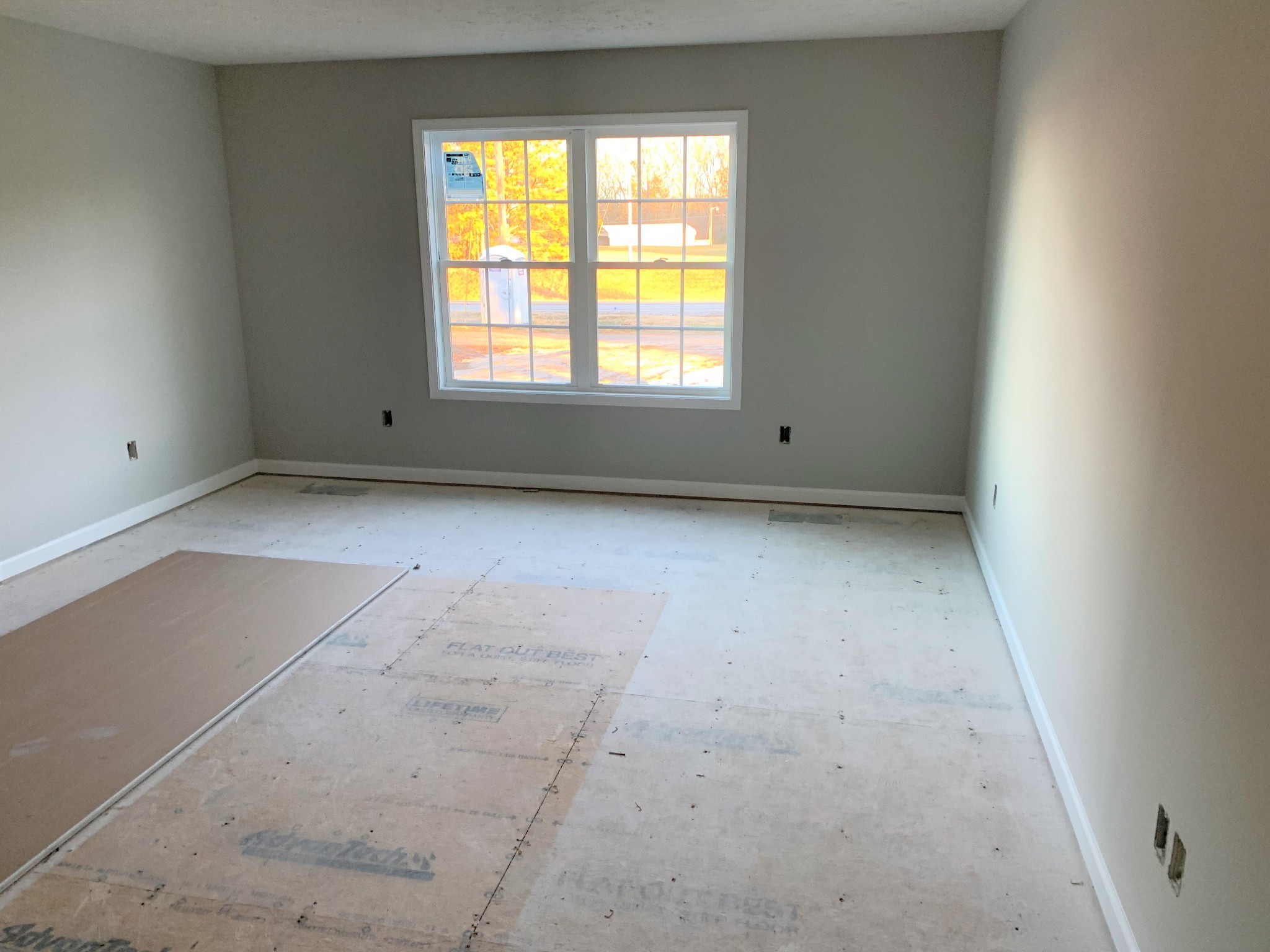 6111 Aedc Road Estill Springs, TN 37330 - Photo 14 of 24 an empty room with a window