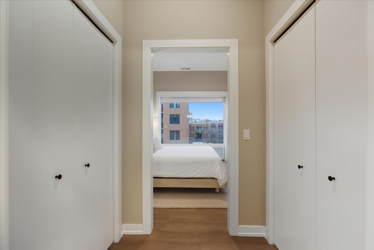 3217 North Clark Street, Unit 402 Chicago, IL 60657 - Photo 10 of 11