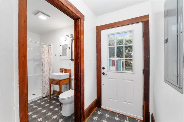 $549,900 | 15670 East Highway 25, Weirsdale, FL 32195