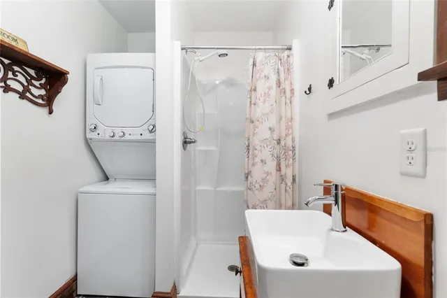 $549,900 | 15670 East Highway 25, Weirsdale, FL 32195