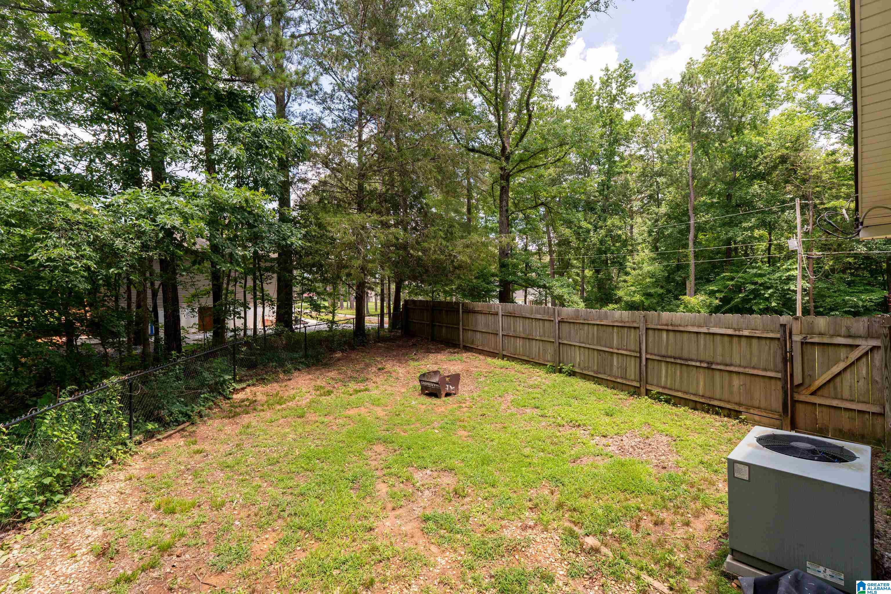325 Ridgewood Drive Hayden, AL 35079 - Photo 2 of 67