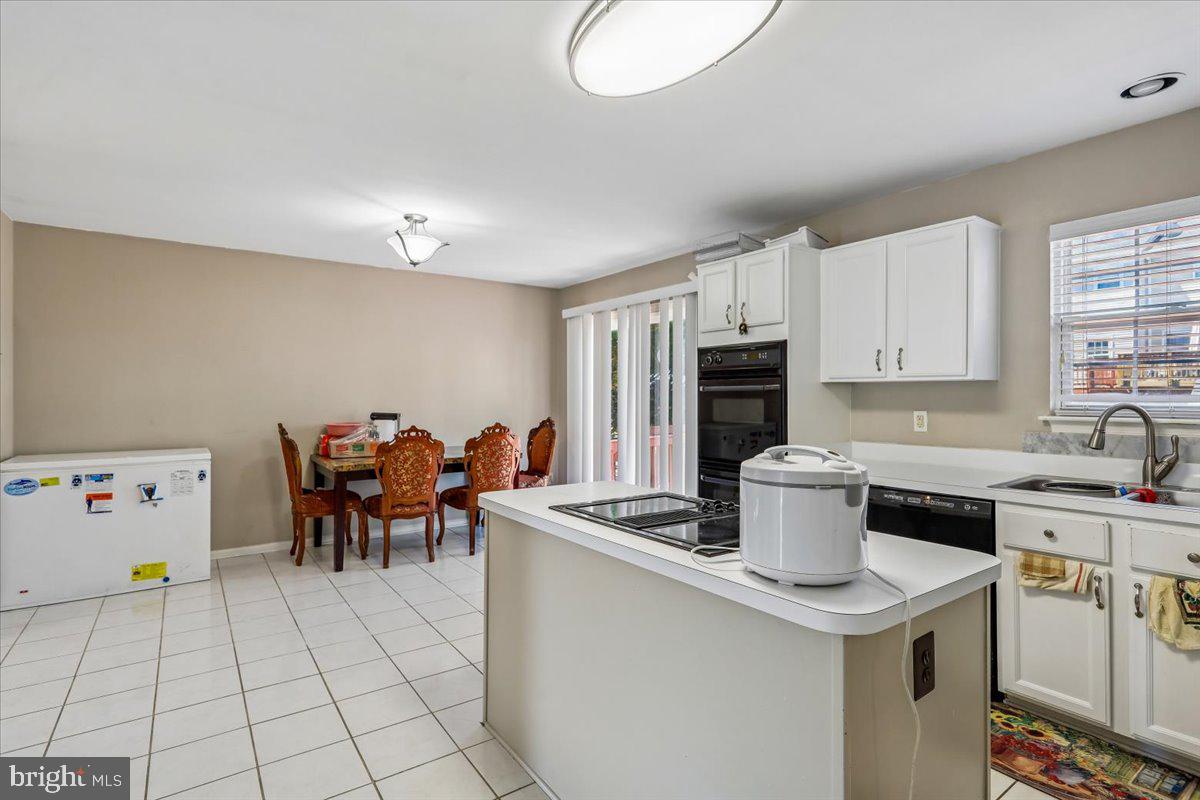 9077 Slate Stone Loop Bristow, VA 20136 - Photo 5 of 49