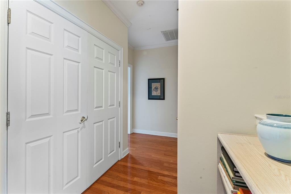 3011 West Mason Street, Unit B Tampa, FL 33629 - Photo 30 of 42 a view of a bathroom with wooden floor