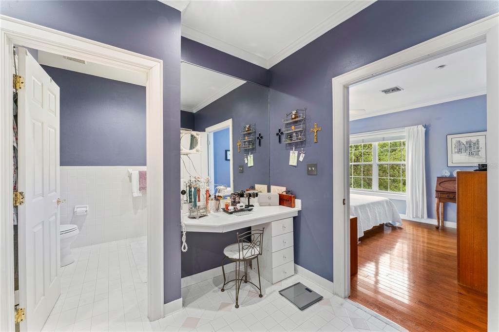 3011 West Mason Street, Unit B Tampa, FL 33629 - Photo 36 of 42 a view of a livingroom with furniture window and wooden floor
