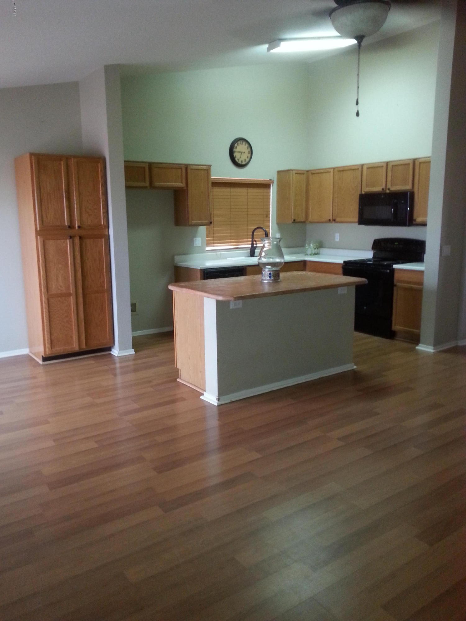 11604 West Alvarado Road Avondale, AZ 85392 - Photo 9 of 12 Kitchen