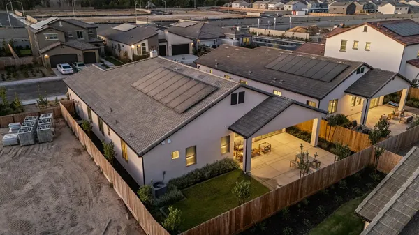 $788,000 | 7271 West Ashcroft Avenue, Fresno, CA 93723