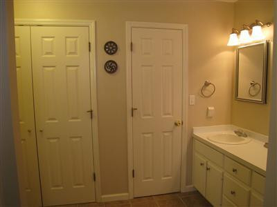 862 Ridgeview Drive Frankfort, KY 40601 - Photo 16 of 21 The door on the right goes to a huge Lin