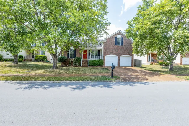a house view with a outdoor space