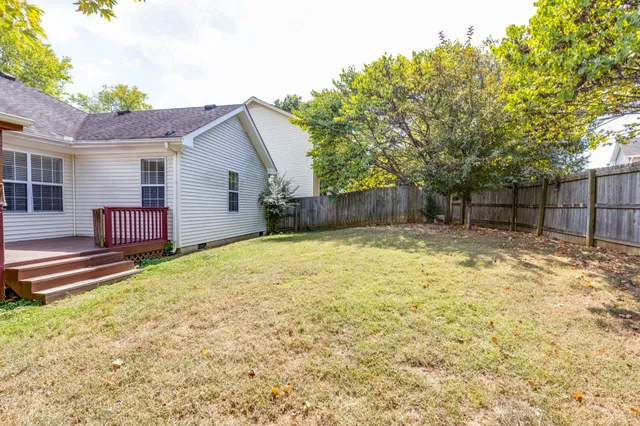 a house view with a outdoor space