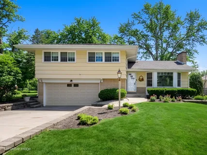 $625,000 | 417 East Naperville Road, Clarendon Hills, IL 60514