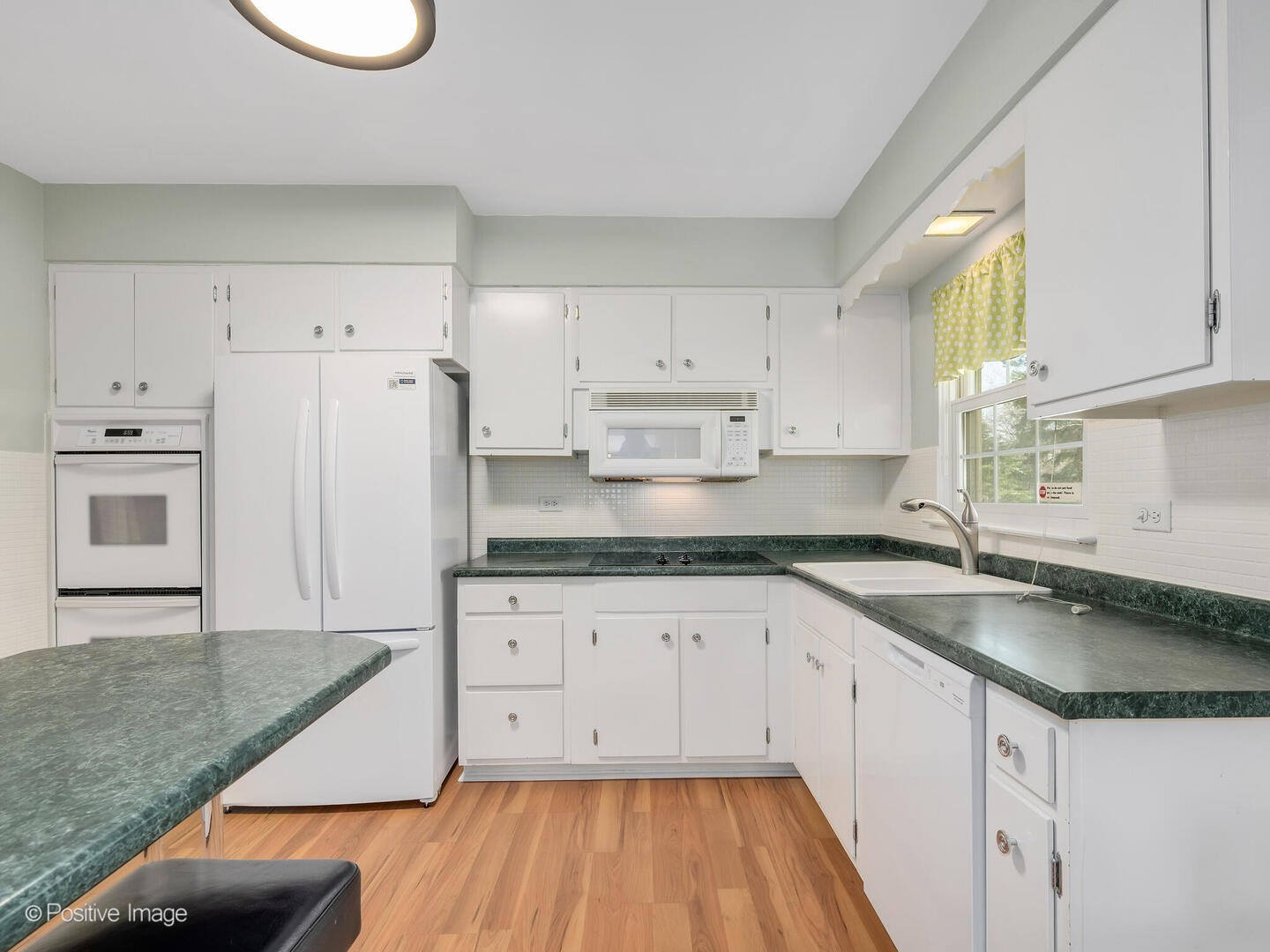 417 East Naperville Road Clarendon Hills, IL 60514 - Photo 13 of 26